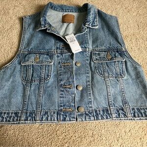 NWT American Eagle Blue Crop Denim Vest